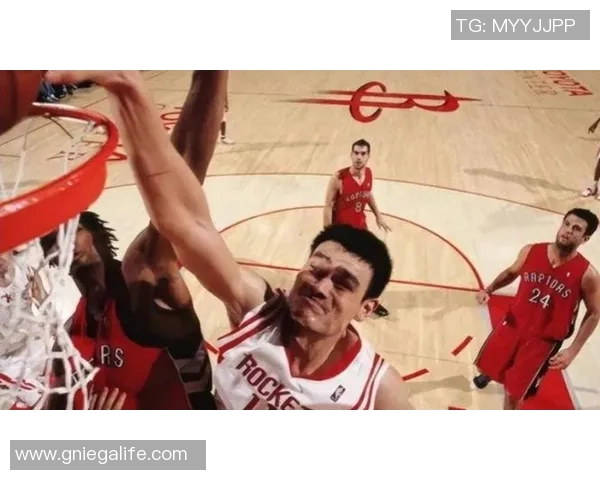 姚明带领的几种阵容组合分析及其在比赛中的表现探讨