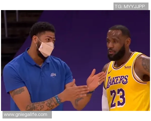 姚明外貌特征分析及其在篮球界的影响力探讨