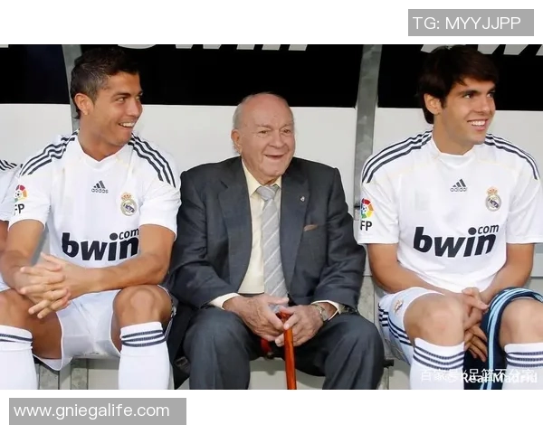 老板对足球明星的精彩评价与职业生涯的深刻洞察分析 老板对足球明星的精彩评价与职业生涯的深刻洞察分析