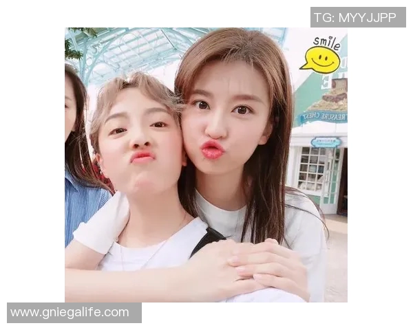 杨超越与篮球明星亲密合影展现青春活力与运动魅力 杨超越与篮球明星亲密合影展现青春活力与运动魅力